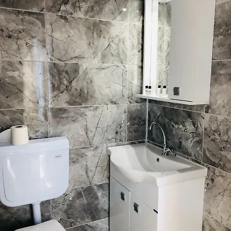 Konukevi 1460 Alsancak *